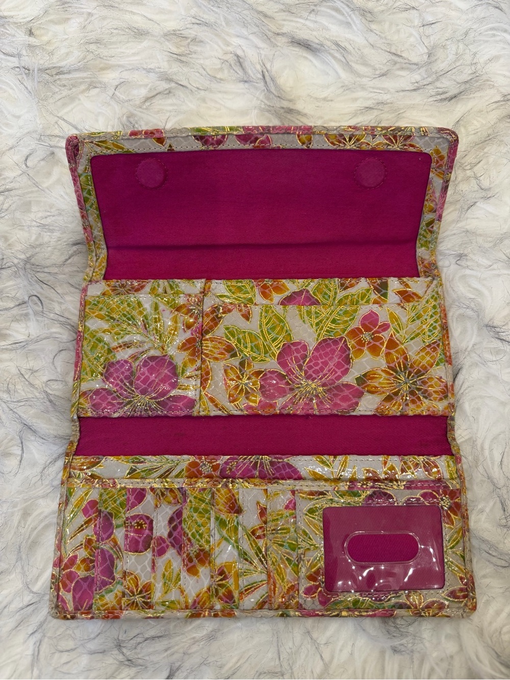 Hobo international Lauren clutch wallet featuring a vibrant floral design - Picture 2 of 5